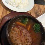 昭和町BOSTON あべのハルカスダイニング店 - 煮込みスープハンバーグ(150ｇ)　ライス大盛