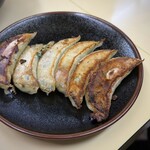 手もみラーメン 十八番 - ■餃子(6ヶ) ￥550