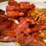 カルビ、ホホ肉など