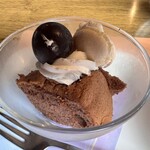 ビッグ・ジョー - 食後のデザートも付いています！