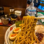 幸来 - 細麺だとこんな感じになります。iPhoneで撮影。