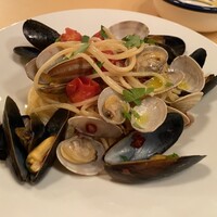 トラットリア ラ グロッタ - 浅利とムール貝とチェリートマトのオイルサラダ