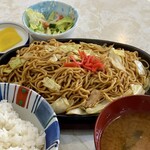 喫茶・軽食　春日 - 焼きそばランチ（麺大盛）