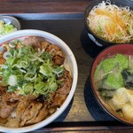 炭火焼豚丼 信玄 下阪本 本店 - 