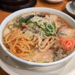 一風堂 - チャーシュー源流醤油、辛もやし、紅生姜