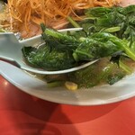 横浜家系ラーメン 黄金家 - 生ほうれん草様、アップ！ツヤツヤ〜