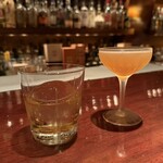 バー・シャモニー - ラフロイグ(10年)のロックと合わないわけないよね。