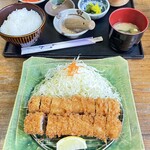 とんかつ専門店 かつ一 - 料理写真:特上ヒレかつ定食