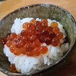 すし雅 - イクラ