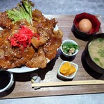 ほびーい喫茶店 - 生タマ豚丼(大盛り)お値段お任せ