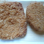 さとう精肉店 - 種類によってパン粉を変えてます。コロッケは細かくﾊﾑフライは粗めを使用。
