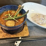 Soup Curry Dosanko - 札幌スープカレー チキンレッグ 素揚げ野菜2倍