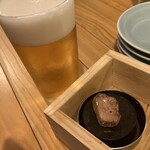 大衆酒場BEETLE - 朝挽きレバテキ530円。ビール税込450円嬉しい！