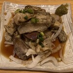 大衆酒場BEETLE - 炭火焼き鶏3種盛り580円。軟骨、心臓とあと何かでした。すぐ出てきて良かった。