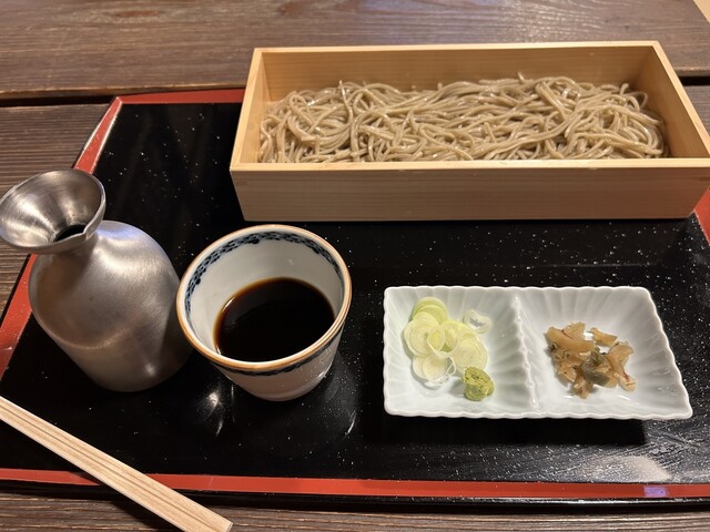 山形の本格そば店『そば処 三百坊 紅の蔵店』- 魅力と口コミまとめ