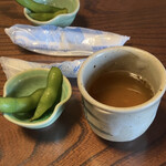 そば処 松 - 枝豆食べて、蕎麦茶を飲みながらのんびり待つのだ