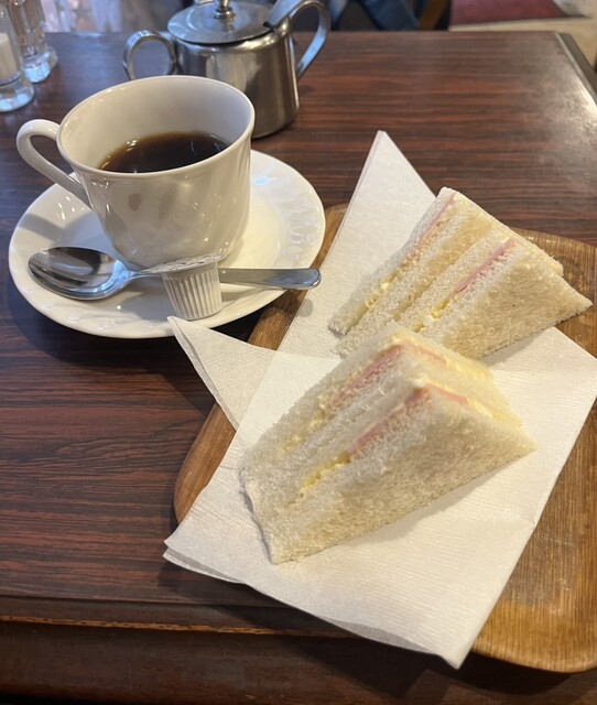 Ichigo - Nakazakicho/Kissa (Japanese coffee shop) | Tabelog