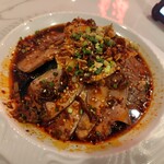 蜀滋蜀味 - 牛のスネ、モツ、タンの四川ソースがけ