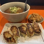 餃子食堂よつば - 料理写真: