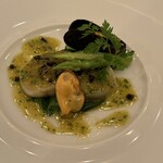 325362016 - あこう　トリュフと季節野菜　ブールブランで