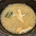 松屋 - カレーにもみそ汁が付きます