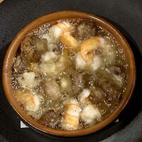 エサカイタリアン オカムー - 海老とマッシュルームのアヒージョ