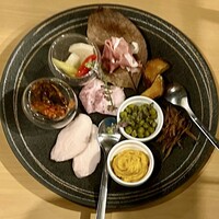 エサカイタリアン オカムー - 前菜9種盛り合わせ（2人前）