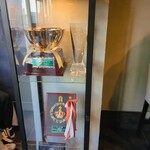 らーめん かねかつ - TRY大賞の盾らしい