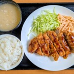 八起 - 料理写真:チキンカツランチ　¥600