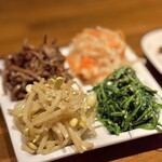 ソウル・ケー - ナムル盛り合わせ