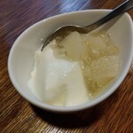 ポルコロッソ - 洋梨のパンナコッタ