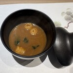 寿司と日本料理 新宿 よねがみ - 赤だし