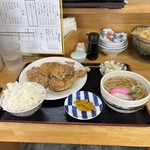 大黒屋 - 少しわかりにくいかもm(__)m唐揚げ大きいです。ご飯も麺も大盛りにはしてません^_^
