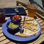 The Pool Bar & Café - 料理写真:ケサディーラ