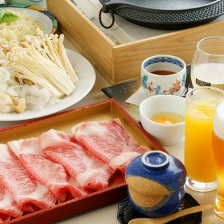 全コースメインのすき焼き・しゃぶしゃぶは小鍋のご準備も！