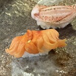 鮨処藤 - ⒉きんき炙り～適度な脂 ⒊赤貝 