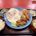 玉米家 - 料理写真:ハムエッグ定食と鳥の唐揚げ(650円)