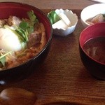 ハンバーグ専門店Hassaku - 限定5食！近江しゃも炭焼親子丼（1280円）