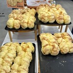 ペンギンベーカリー - 料理写真:メロンパン（¥220）