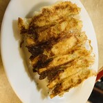 ラーメン　將陽 - 餃子は皮薄めでパリパリうまい！！