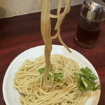 らぁ麺つけ麺Lab すすりどき - タレ、ひと回しでとりあえず、一口