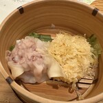 とく山 - イカシュウマイ　エビシュウマイ