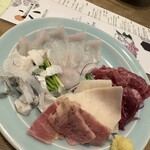 とく山 - 河豚&鯨の刺身（尾の身切落、赤身、ベーコン、さえずり)