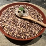 パルコ フィエラ - イカ飯　米のチップス　イカスミ　根セロリ　ミント