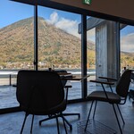 ZEN RESORT NIKKO - 店内から望む「男体山」♪