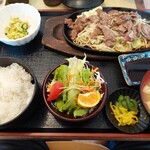 神戸屋 - たしか1,080円