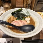 人形町 麺や わたる 大手町パークビルディング店 - らー麺（¥900）