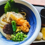 本格手打ちうどん もり - カマス竜田揚げぶっかけなめたけ掛け