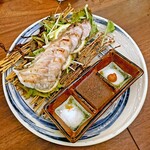 ふぐと鉄板焼 がぶ飲み酒場 - 炙りふぐのたたき