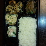 ポポット - 今日のメニューはさごしと蓮根のネギゴマ生姜あん！牛肉と牛蒡、ピーマンの甘辛煮！高野豆腐玉子とじ！ハム、大根、胡瓜のサラダ！自家製椎茸昆布！全部で19品目～☆今日もおいしかった(´▽`)ノ